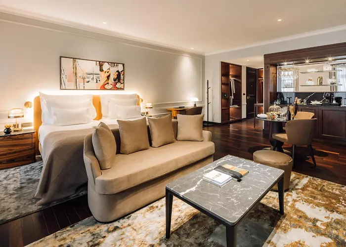 Mythic Sana Downtown 酒店