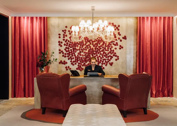 酒店 Mythic Sana Downtown 5*