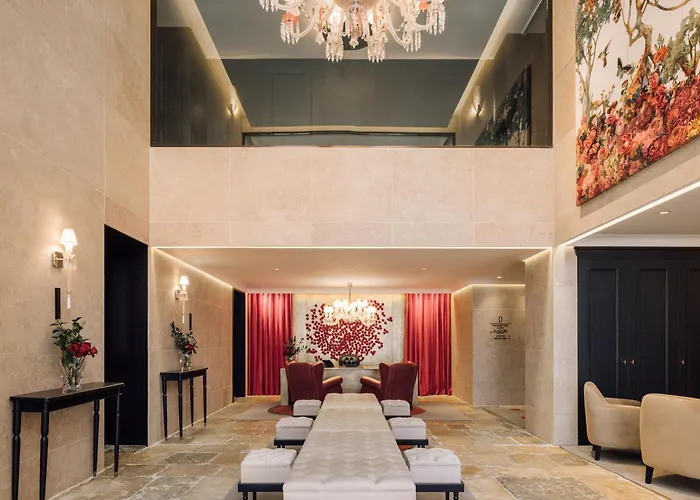 酒店 Mythic Sana Downtown 5*