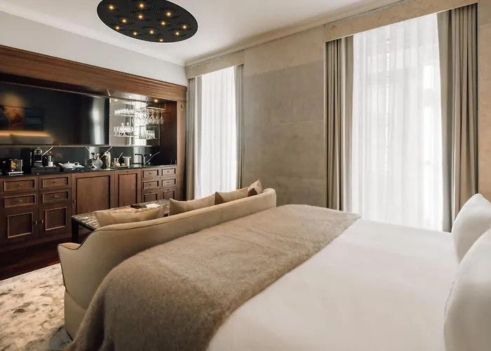 Отель Mythic Sana Downtown 5*